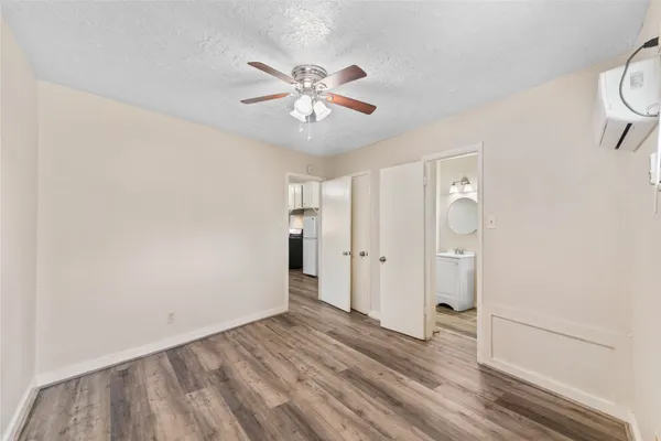 $775 | 4811 Oakland Street, Unit 6, Houston, TX 77023