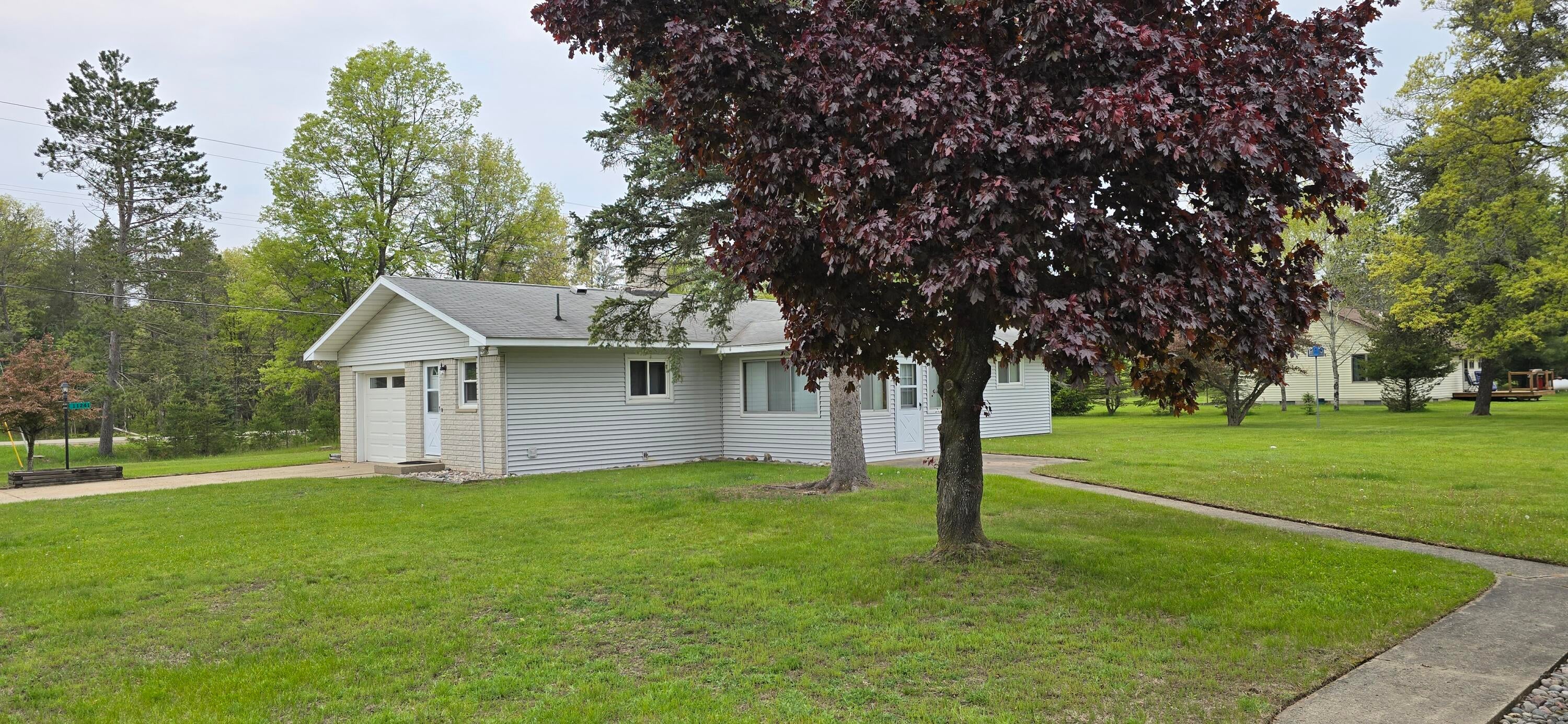 11241 South Grayling Road Roscommon, MI 48653 - Photo 4 of 45 20250530_122901