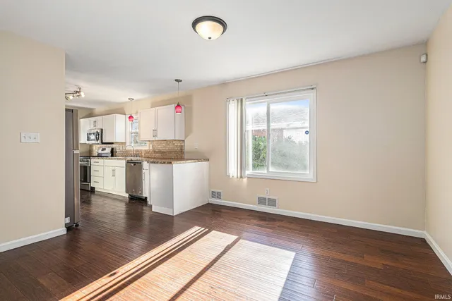 $1,500 | 714 South 27th Street, South Bend, IN 46615