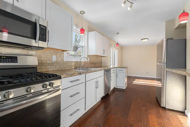 $1,500 | 714 South 27th Street, South Bend, IN 46615