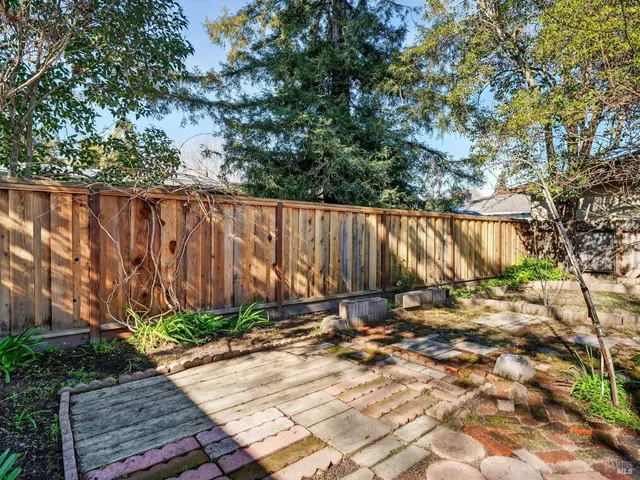 $595,000 | 321 Roosevelt Street, Napa, CA 94558