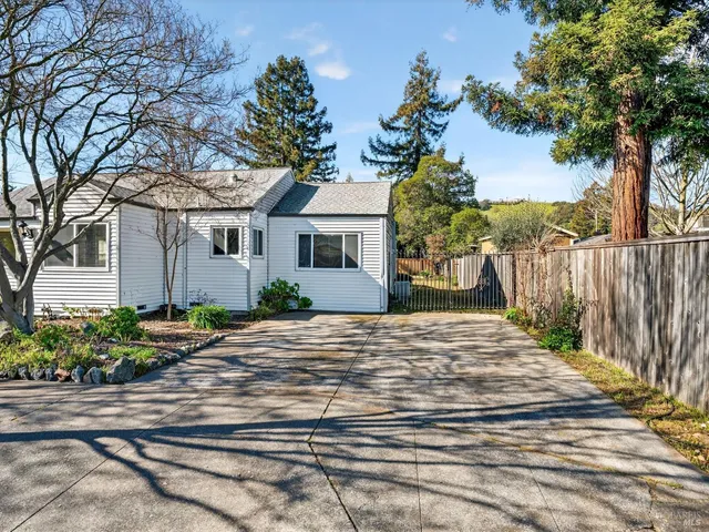 $595,000 | 321 Roosevelt Street, Napa, CA 94558