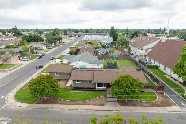 $599,000 | 2211 California Street, Escalon, CA 95320