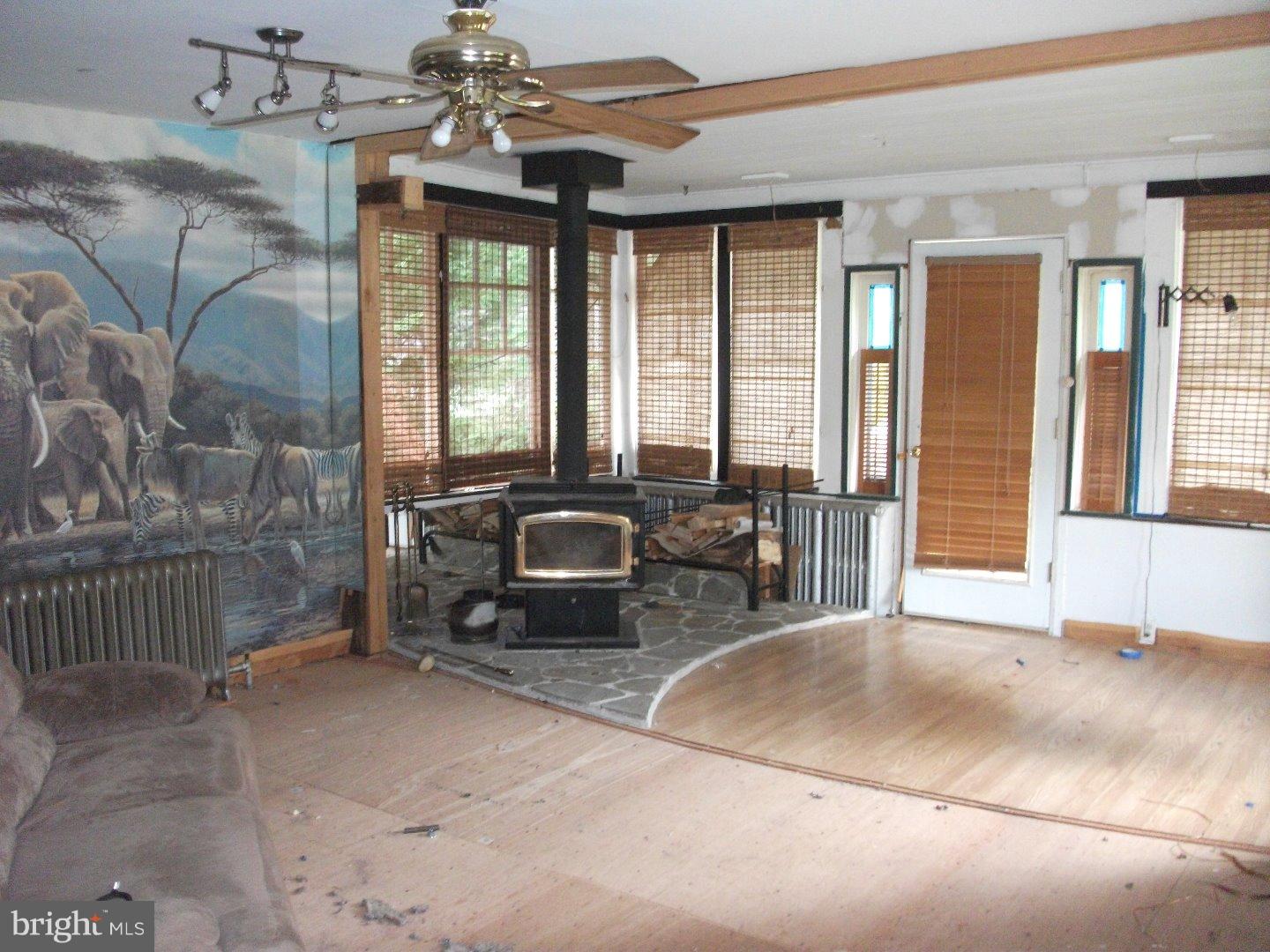 12 Barry Avenue Clementon, NJ 08021 - Photo 2 of 13 Gallery Image 2