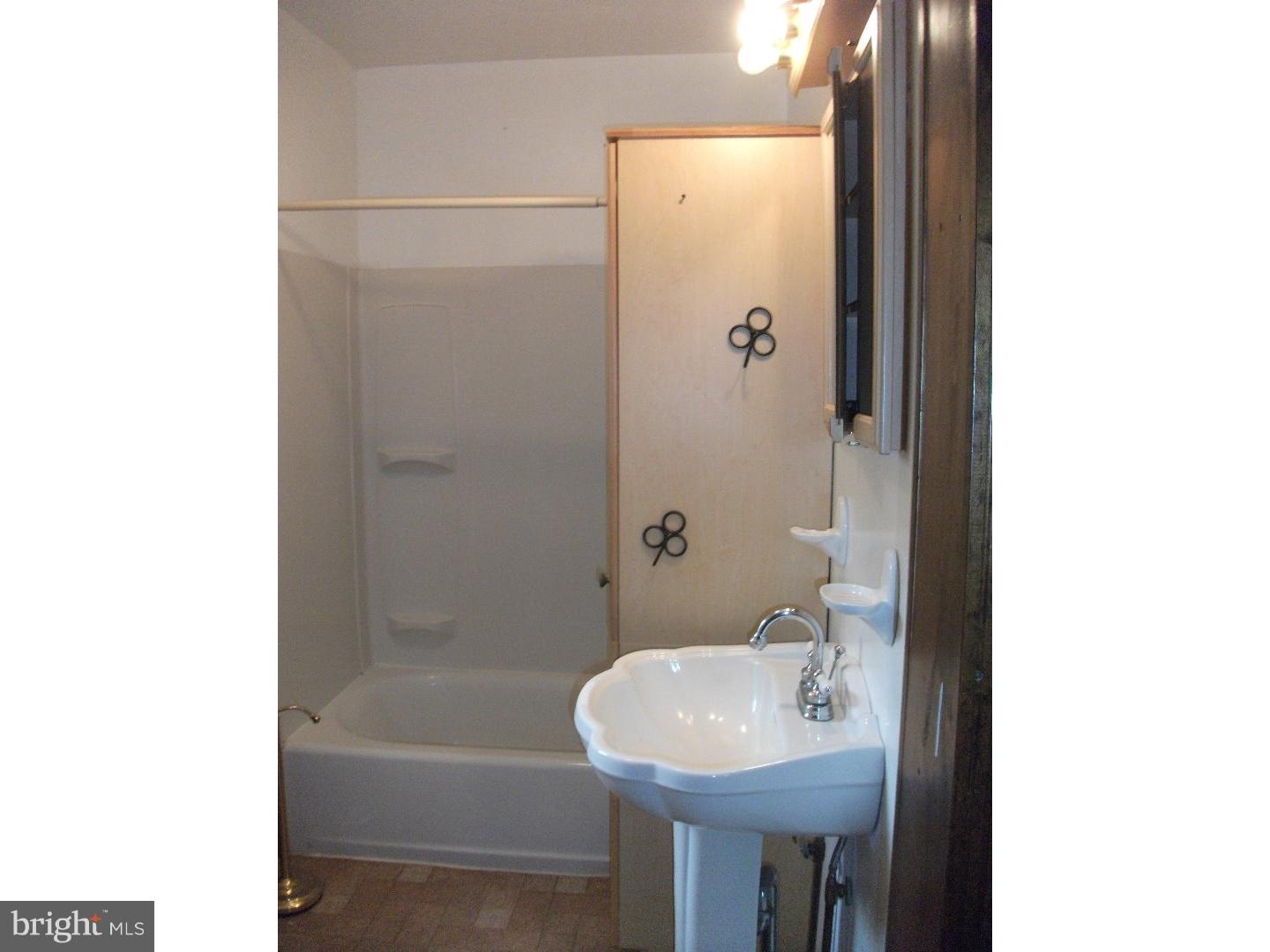 12 Barry Avenue Clementon, NJ 08021 - Photo 5 of 13 Gallery Image 5