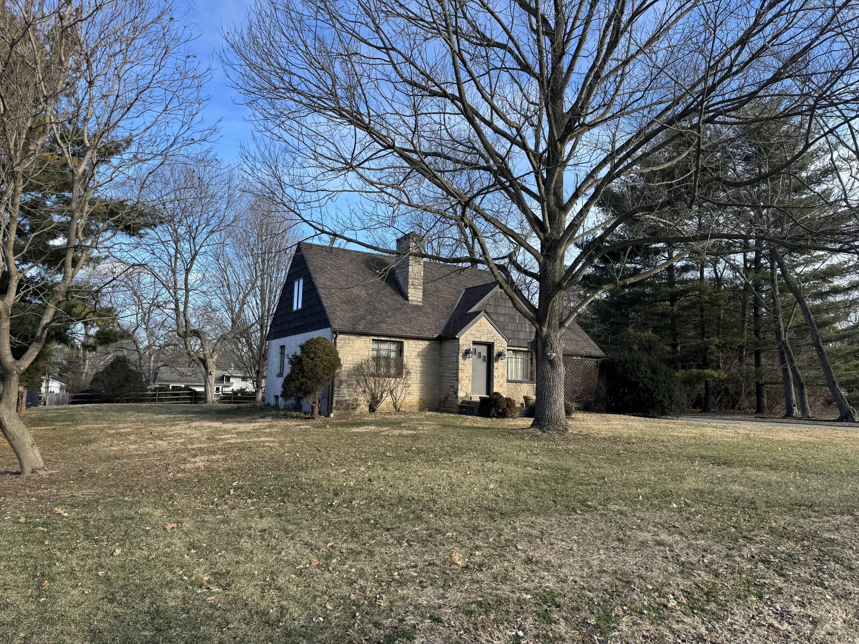 2272 Fishinger Road Columbus, OH 43220 - Photo 3 of 34 Front 3