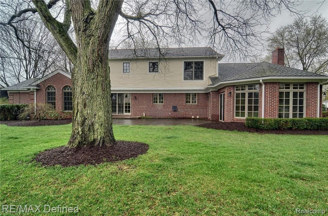 4237 Fieldbrook Road West Bloomfield, MI 48323 - Photo 3 of 41 Rear.jpg