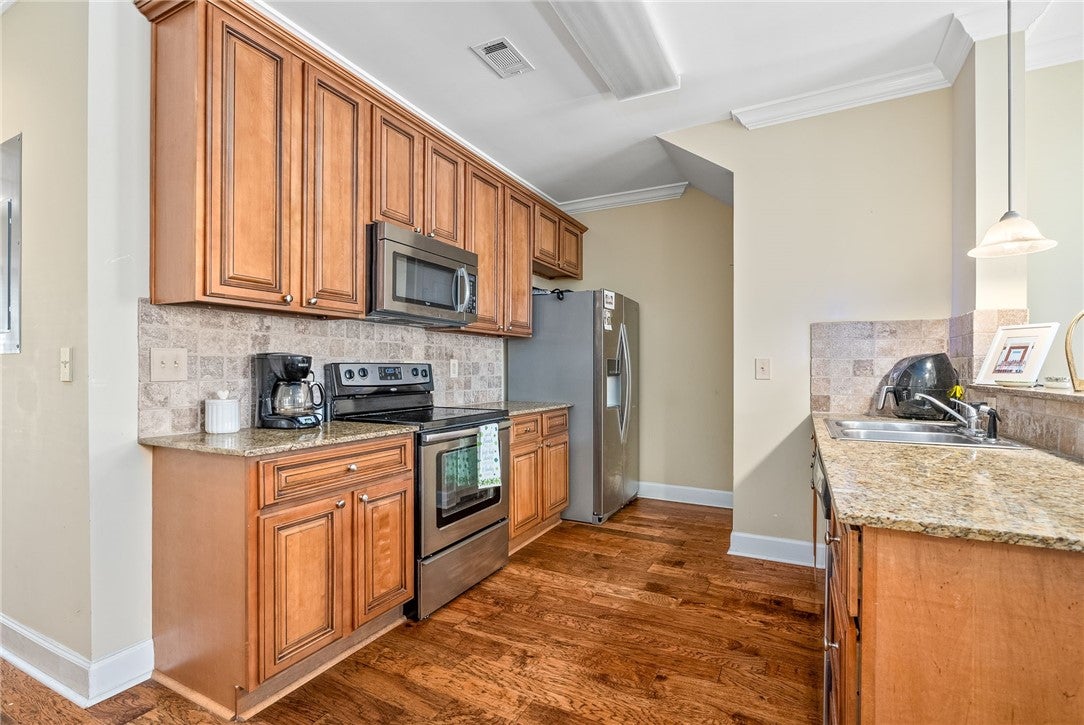 1957 Wire Road, Unit 28 Auburn, AL 36832 - Photo 5 of 20 Galley kitchen