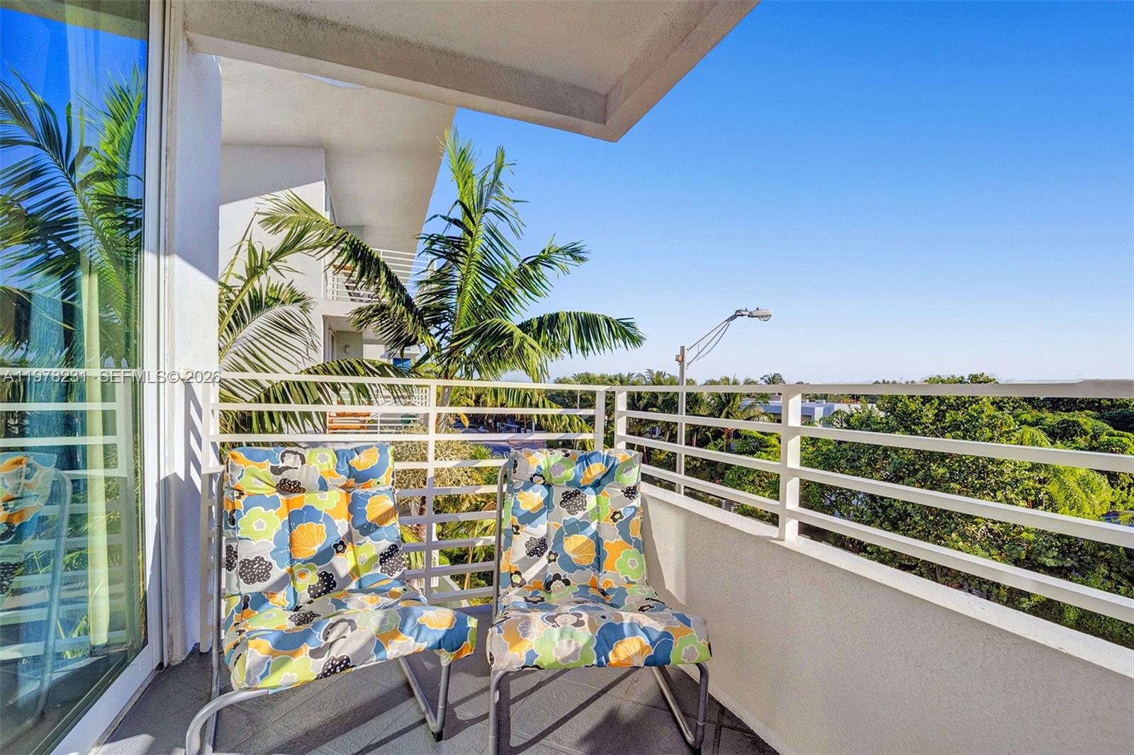 7800 Collins Avenue, Unit 409 Miami Beach, FL 33141 - Photo 2 of 5