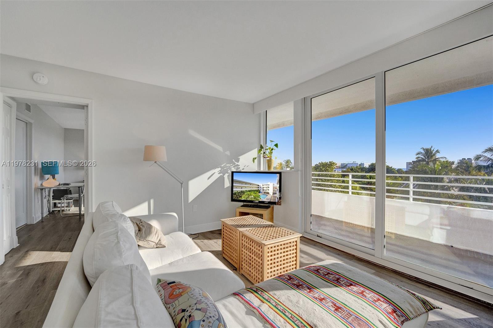 7800 Collins Avenue, Unit 409 Miami Beach, FL 33141 - Photo 5 of 5