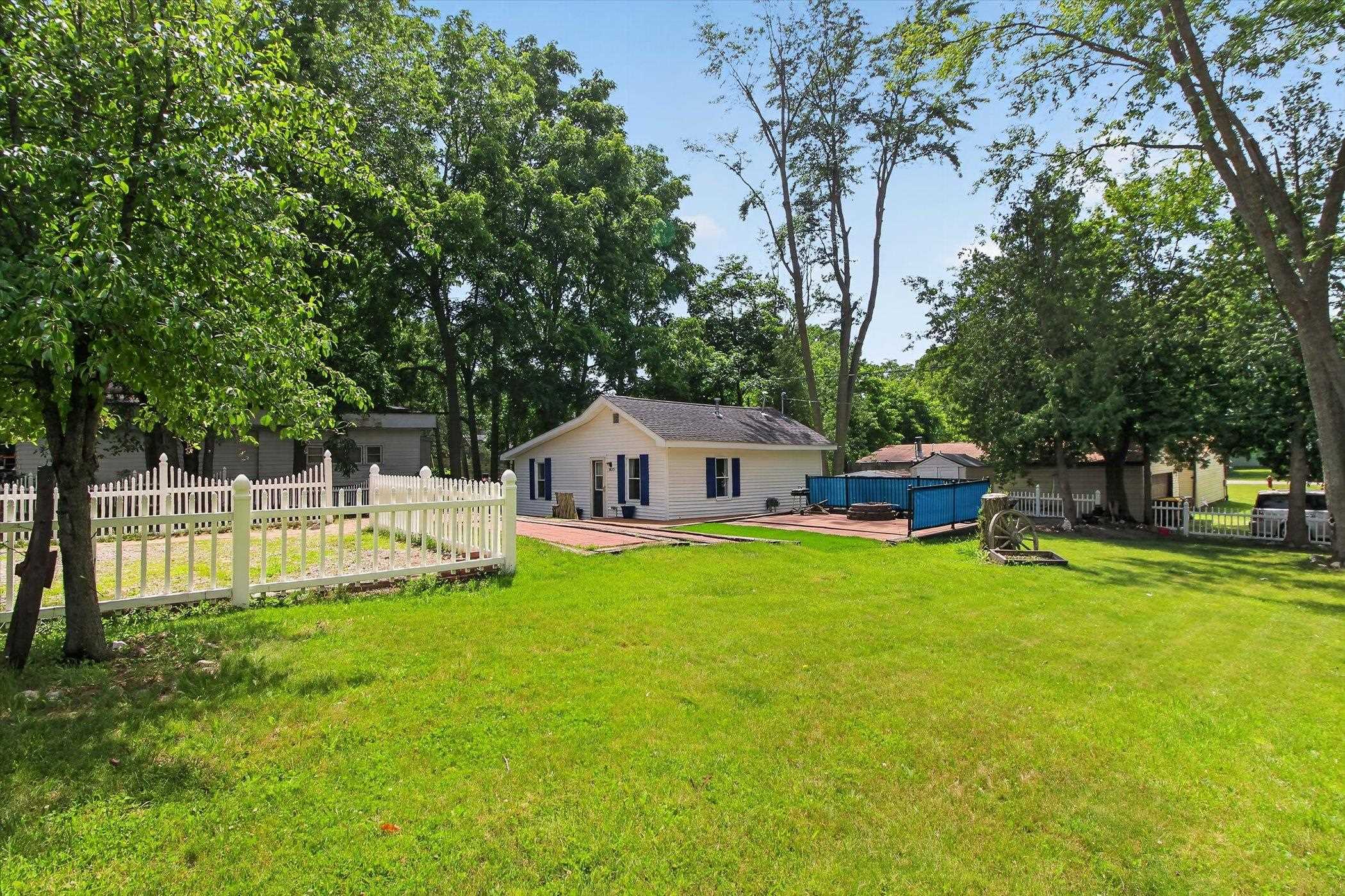 1035 Fairview Avenue Alma, MI 48801 - Photo 4 of 35 1947579-b34e3554-0bfe-441d-b000-af980ed7df3c.JPG