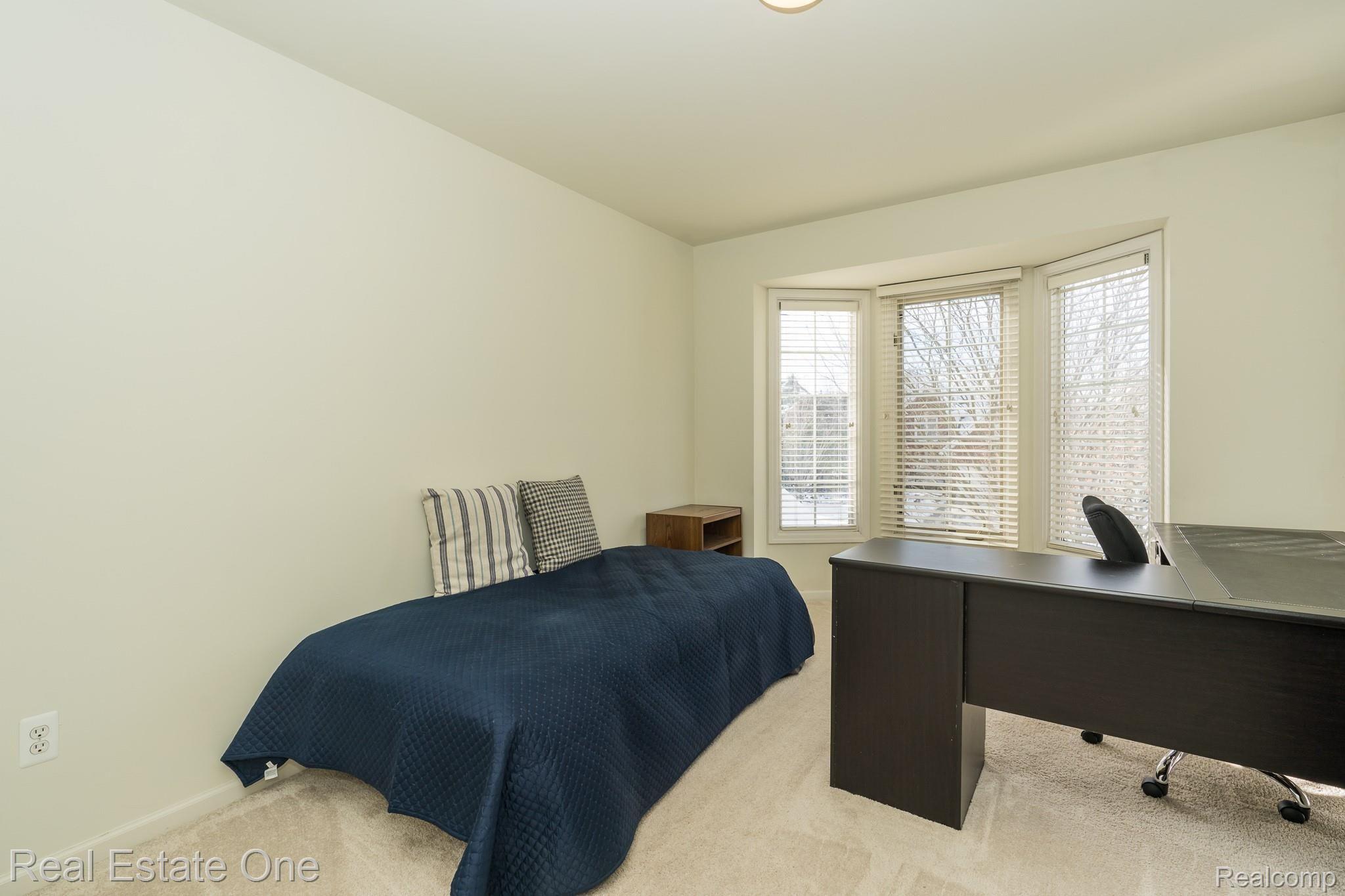 1323 Ross Lane Rochester, MI 48306 - Photo 37 of 47 Ross MLS-W050.jpg
