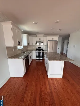 $3,000 | 123 East Jersey Street, Unit 2, Elizabeth, NJ 07206