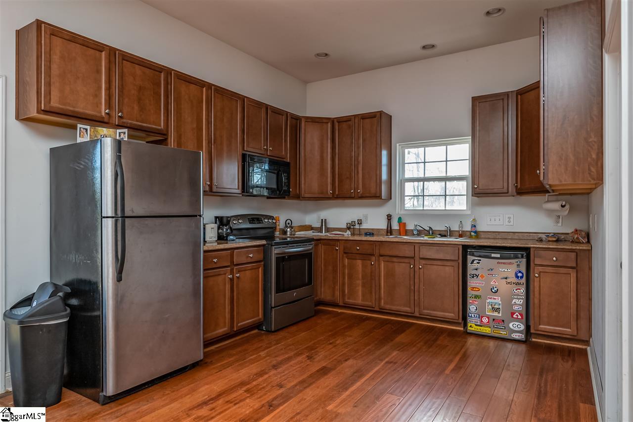 1829 Fountain Inn Road Woodruff, SC 29388 - Photo 3 of 20
