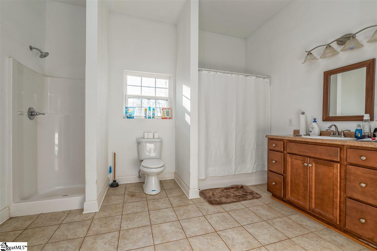 1829 Fountain Inn Road Woodruff, SC 29388 - Photo 6 of 20