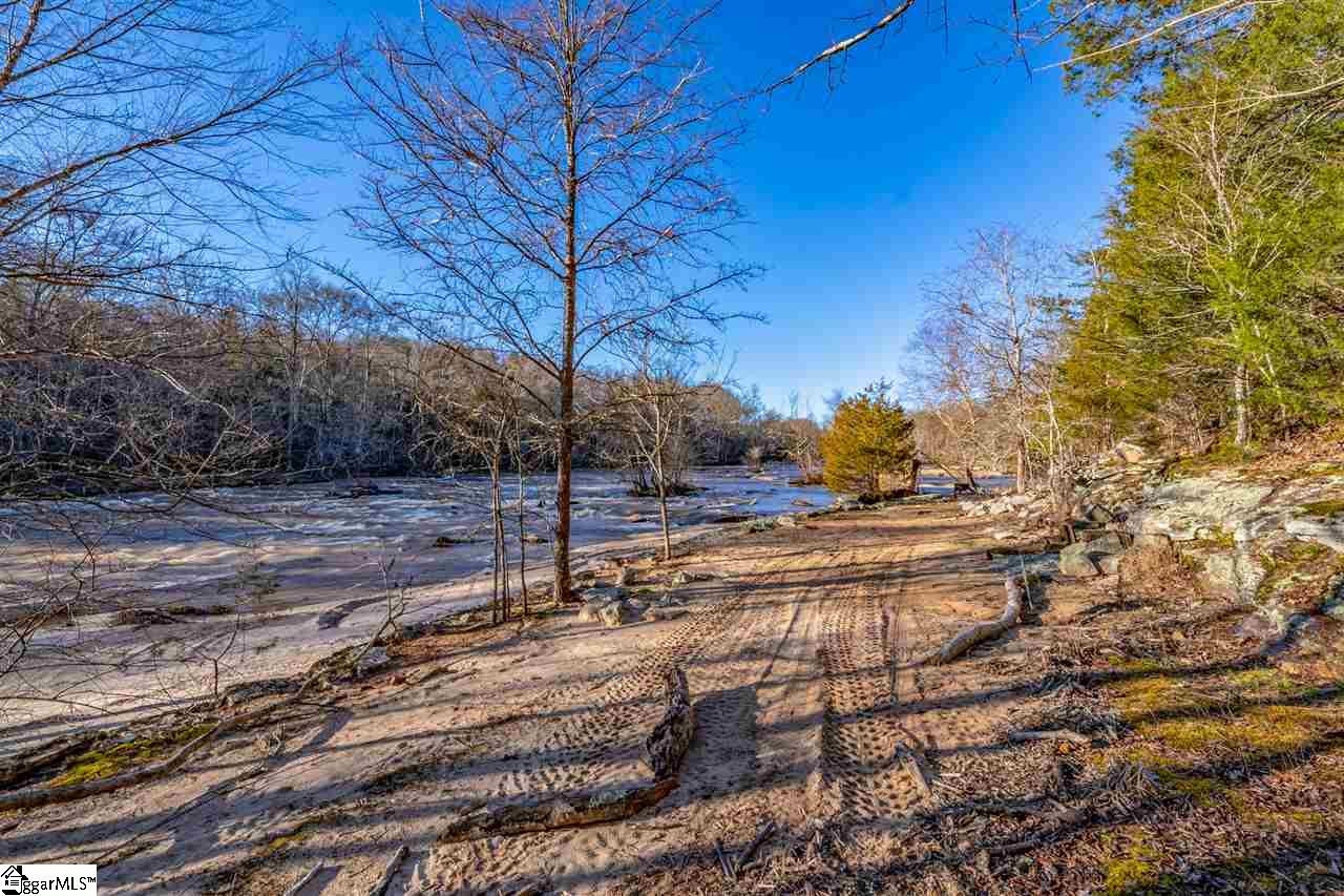 1829 Fountain Inn Road Woodruff, SC 29388 - Photo 9 of 20