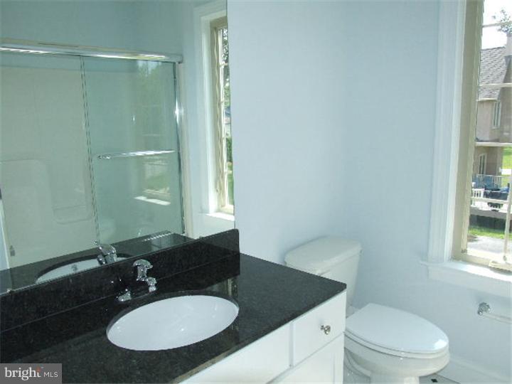 7 Strathmore Court Wallingford, PA 19086 - Photo 15 of 25 Bathroom