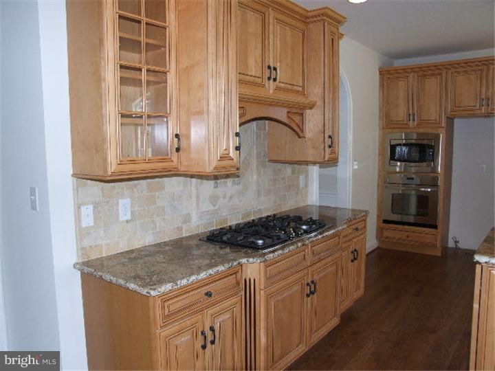 7 Strathmore Court Wallingford, PA 19086 - Photo 16 of 25 Kitchen