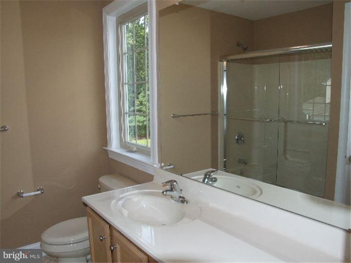 7 Strathmore Court Wallingford, PA 19086 - Photo 20 of 25 Bathroom