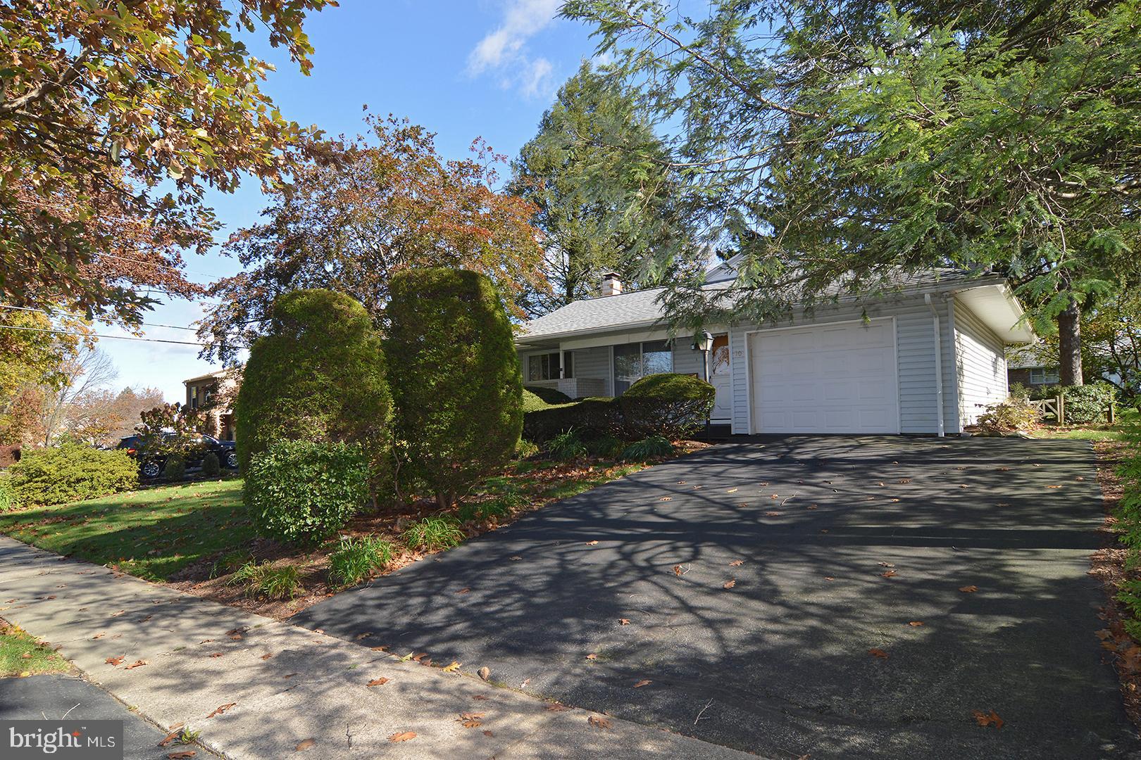 10 Larchwood Road Reading, PA 19610 - Photo 3 of 34 Gallery Image 3