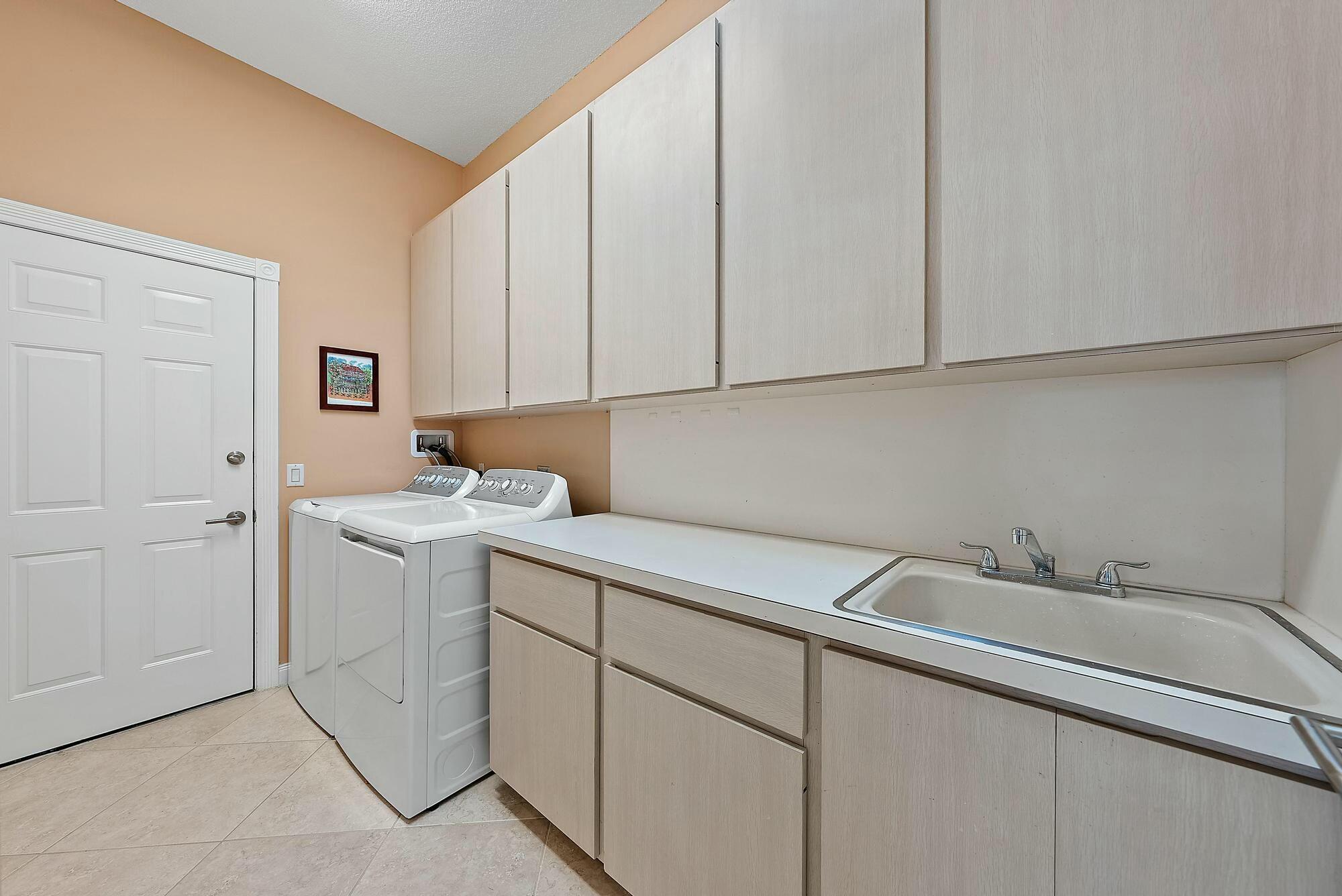 128 Hampton Circle Jupiter, FL 33458 - Photo 23 of 43 tempImageJJ4IZM