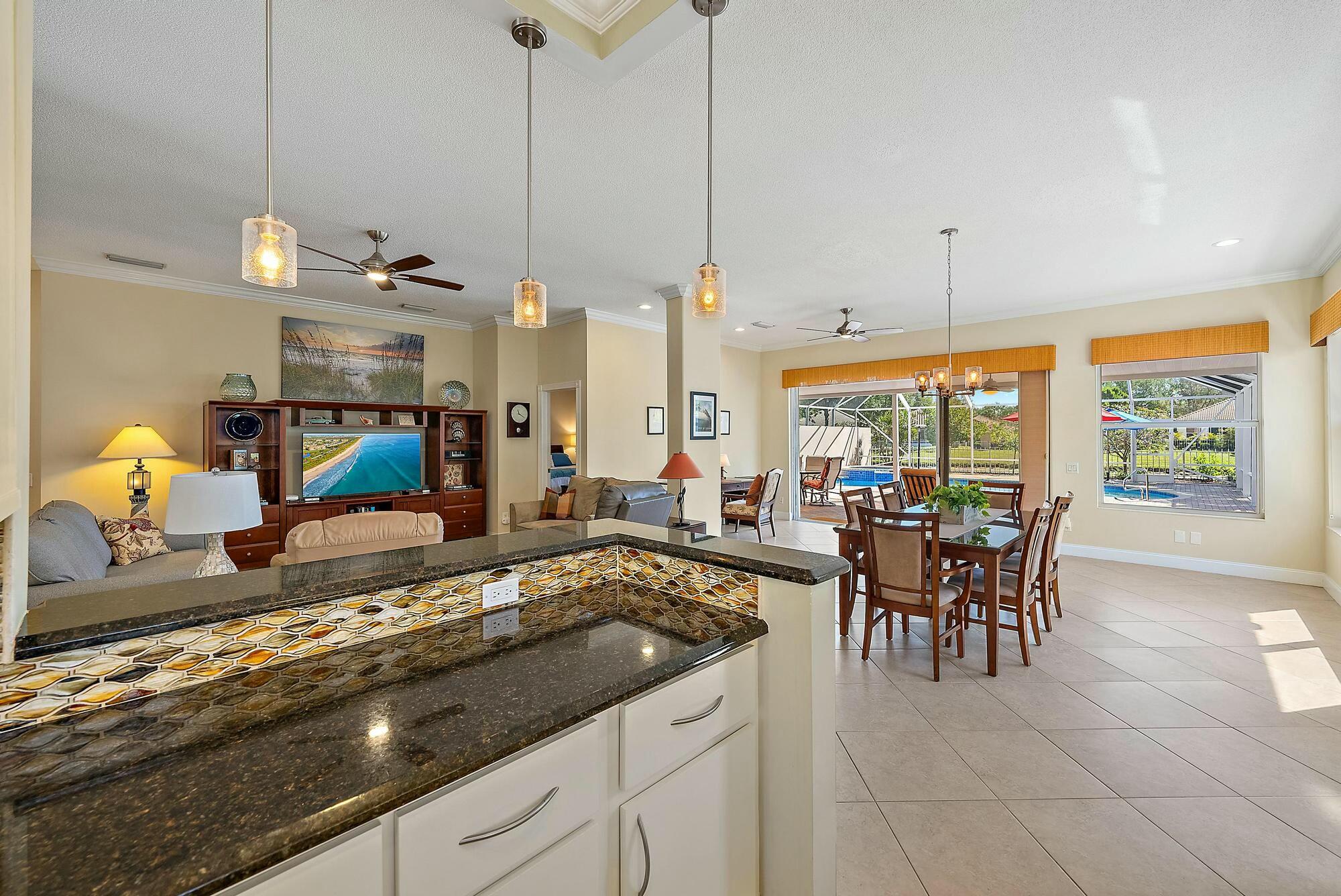 128 Hampton Circle Jupiter, FL 33458 - Photo 8 of 43 tempImage7eRC6T
