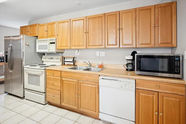 $487,500 | 437 South 1st Street, Krum, TX 76249