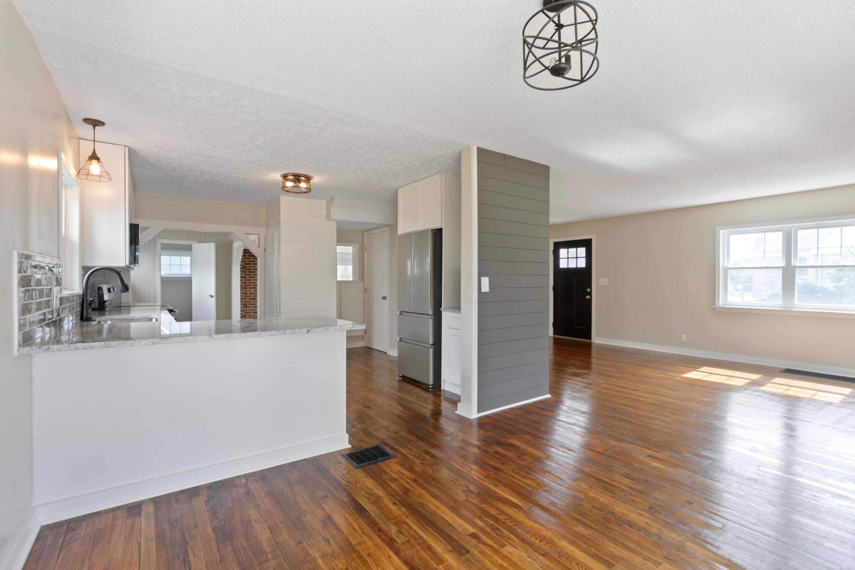 3076 Parkside Road Columbus, OH 43204 - Photo 7 of 45 0N4A4714
