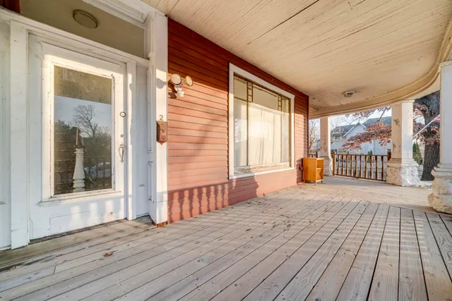 $150,000 | 732 Seminary Street, Rockford, IL 61104