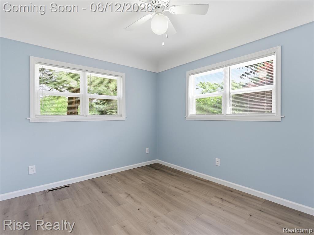 2449 North Genesee Road Burton, MI 48509 - Photo 13 of 40