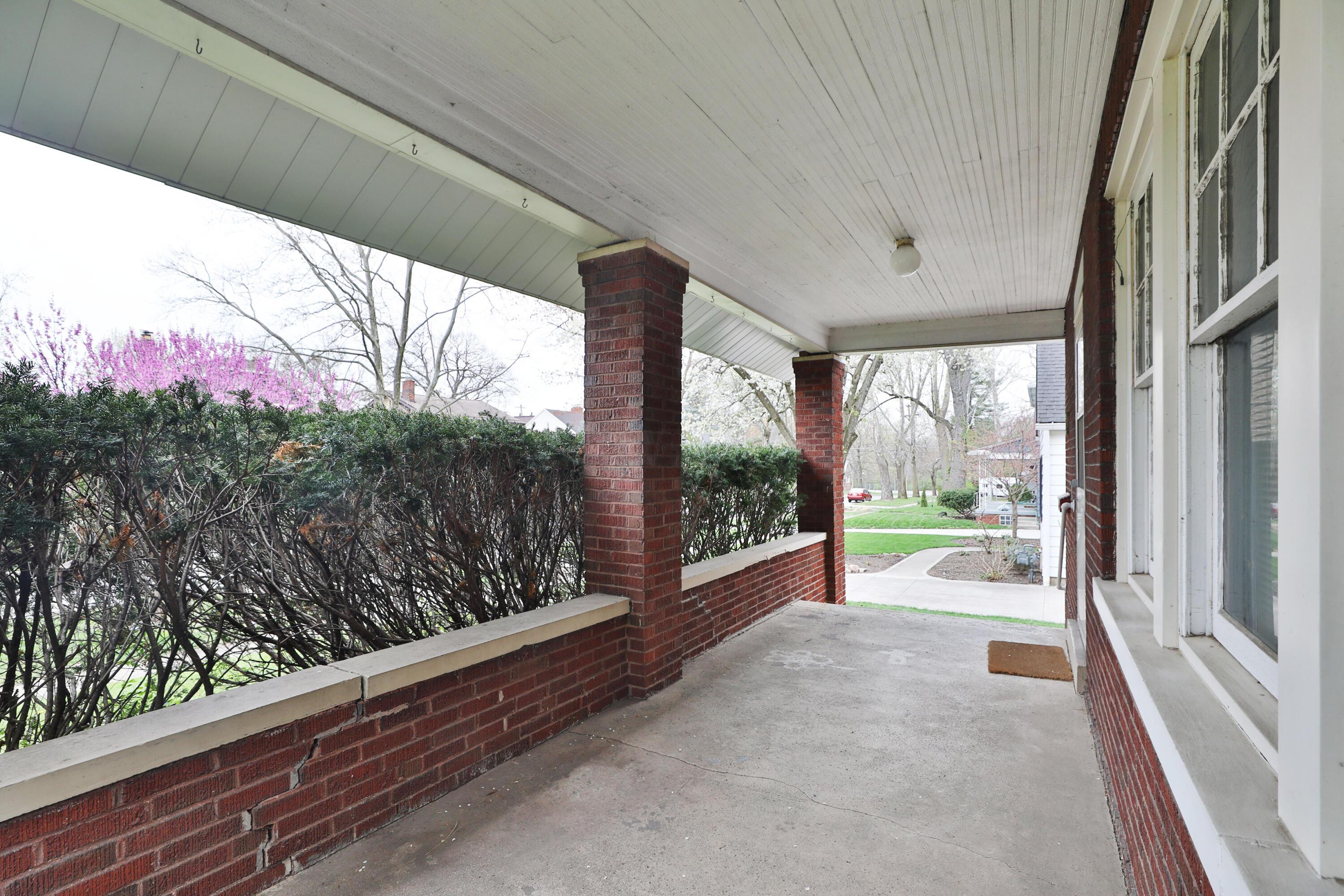 52 Blenheim Road Columbus, OH 43214 - Photo 7 of 42 Front Porch