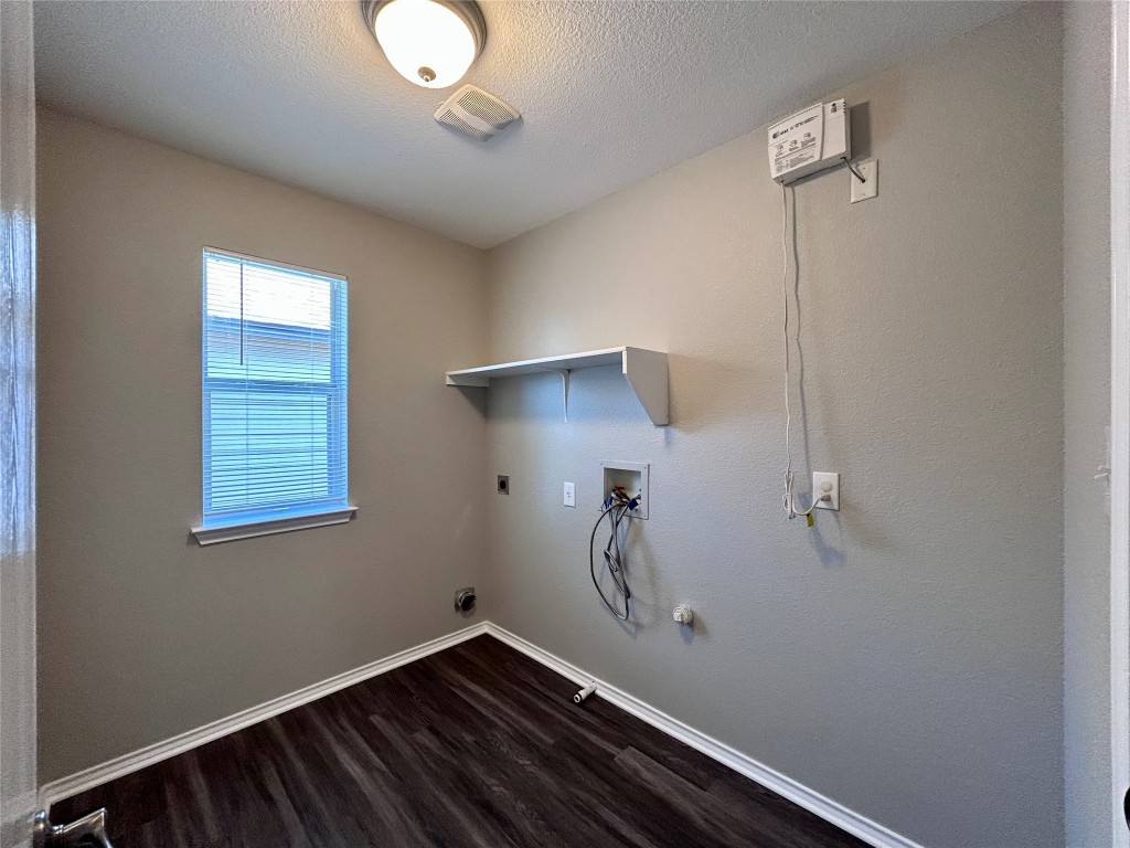8916 Ipswich Bay Drive Austin, TX 78747 - Photo 30 of 39 a view of room with window and ceiling fan