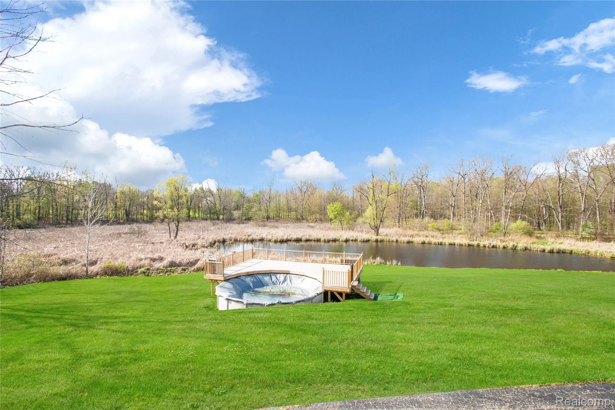9093 Jordan Road Grand Blanc, MI 48439 - Photo 6 of 40 6.jpg