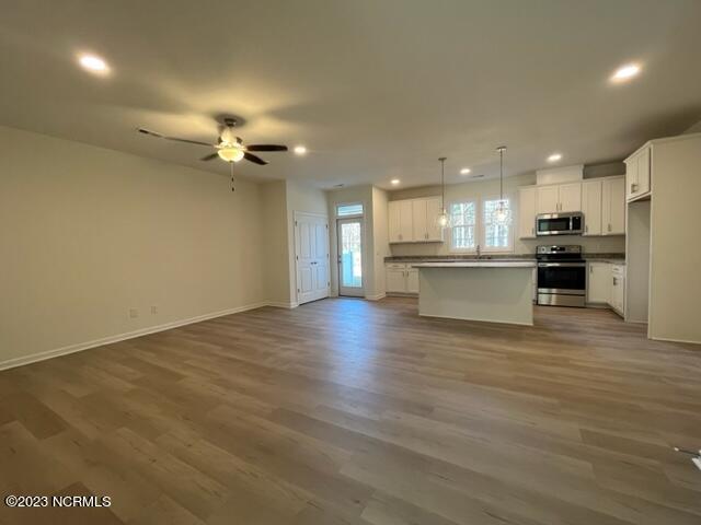 151 Freedom Park Road Beaufort, NC 28516 - Photo 5 of 31 Living Area