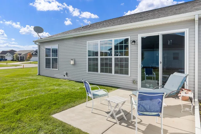 $395,000 | 415 Cadence Circle, Lake Geneva, WI 53147