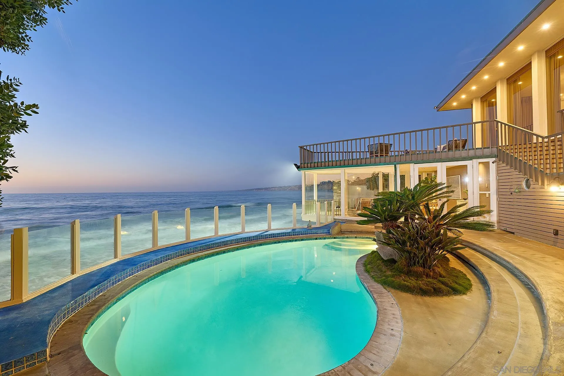 1920 Spindrift Drive La Jolla, CA 92037 - Photo 13 of 45