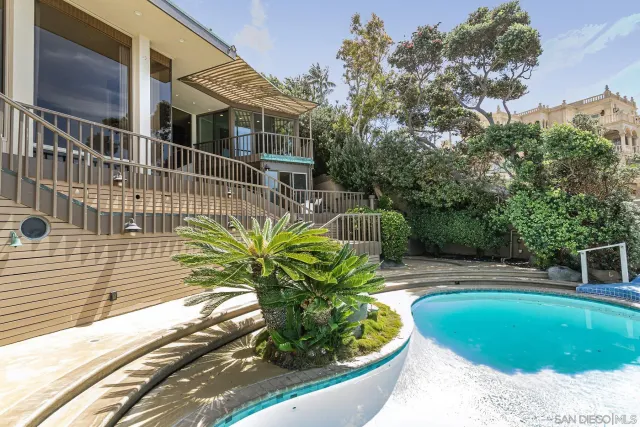 $18,000,000 | 1920 Spindrift Drive, La Jolla, CA 92037