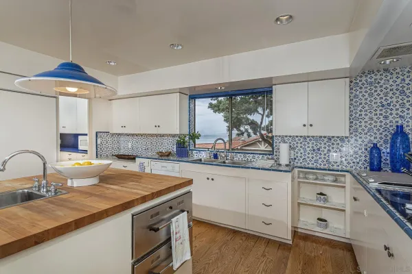 $17,600,000 | 1920 Spindrift Drive, La Jolla, CA 92037