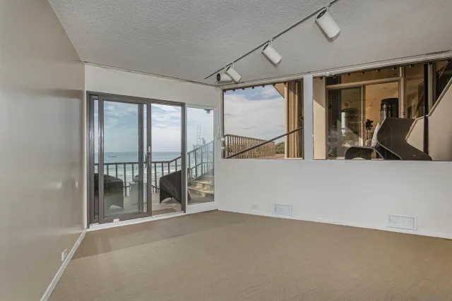 $18,000,000 | 1920 Spindrift Drive, La Jolla, CA 92037