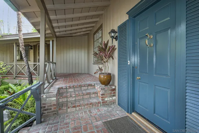 $18,000,000 | 1920 Spindrift Drive, La Jolla, CA 92037