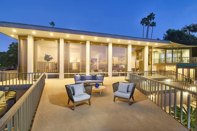 $18,000,000 | 1920 Spindrift Drive, La Jolla, CA 92037