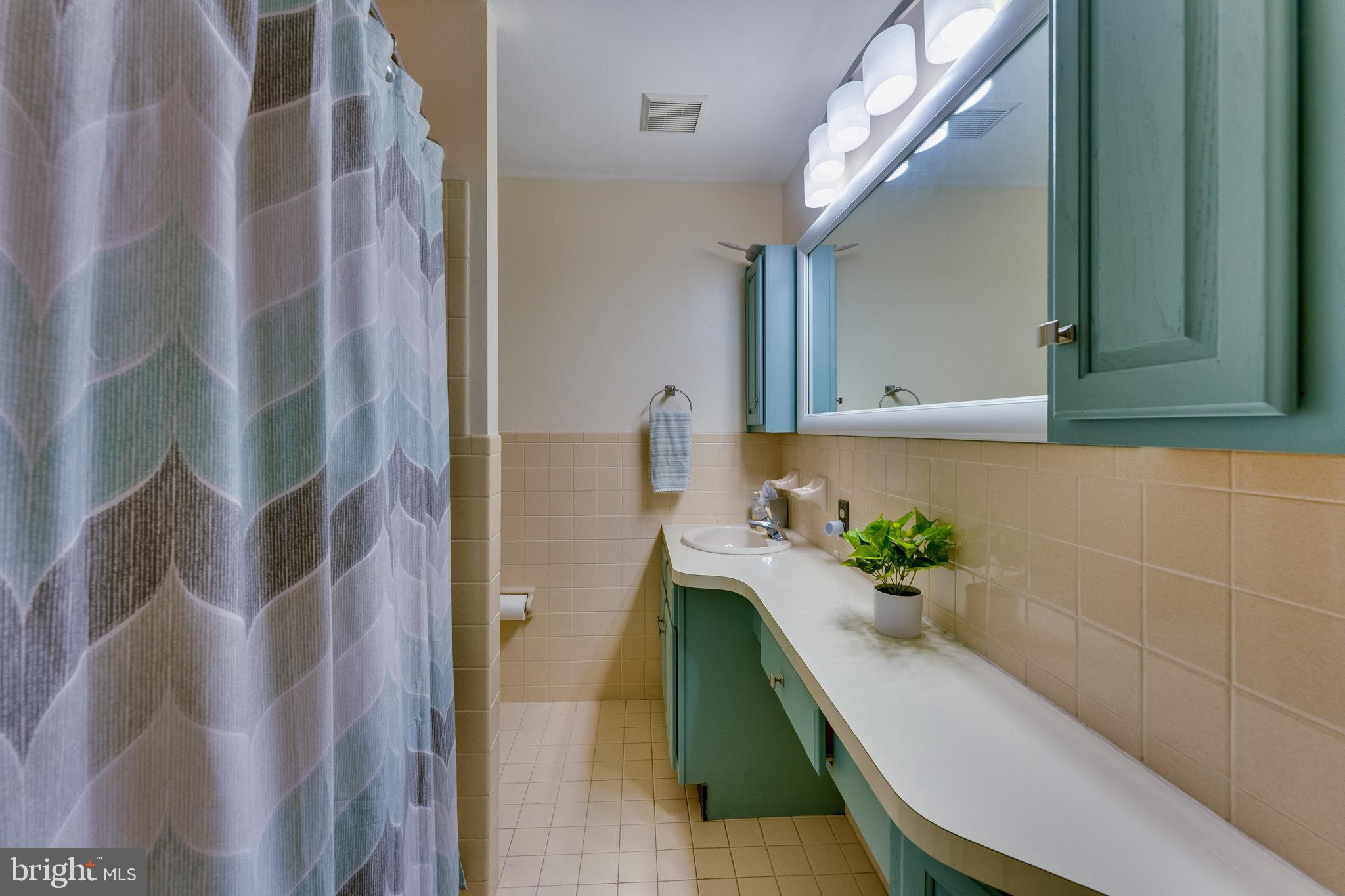 532 North Manoa Road Havertown, PA 19083 - Photo 10 of 33