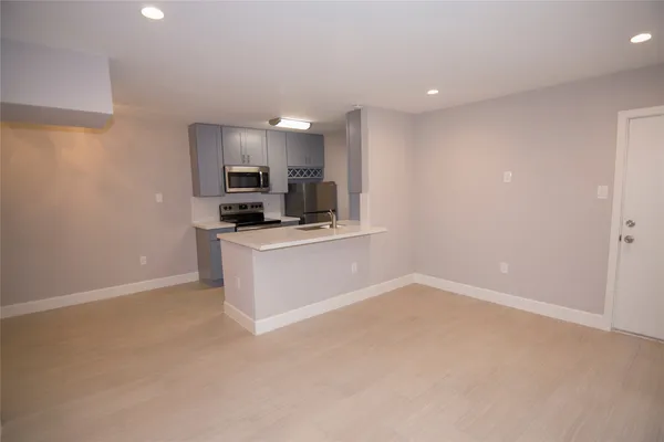 $1,100 | 2201 Fountain View Drive, Unit 44, Houston, TX 77057