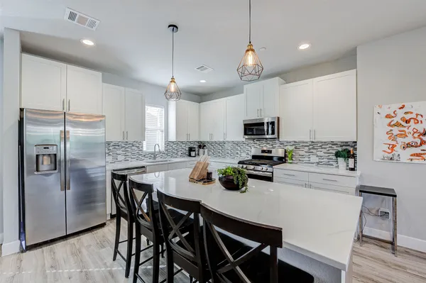 $469,900 | 18732 Centro Main Street, Shenandoah, TX 77385