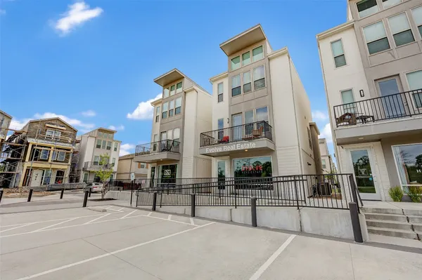 $469,900 | 18732 Centro Main Street, Shenandoah, TX 77385