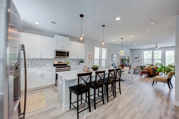 $469,900 | 18732 Centro Main Street, Shenandoah, TX 77385