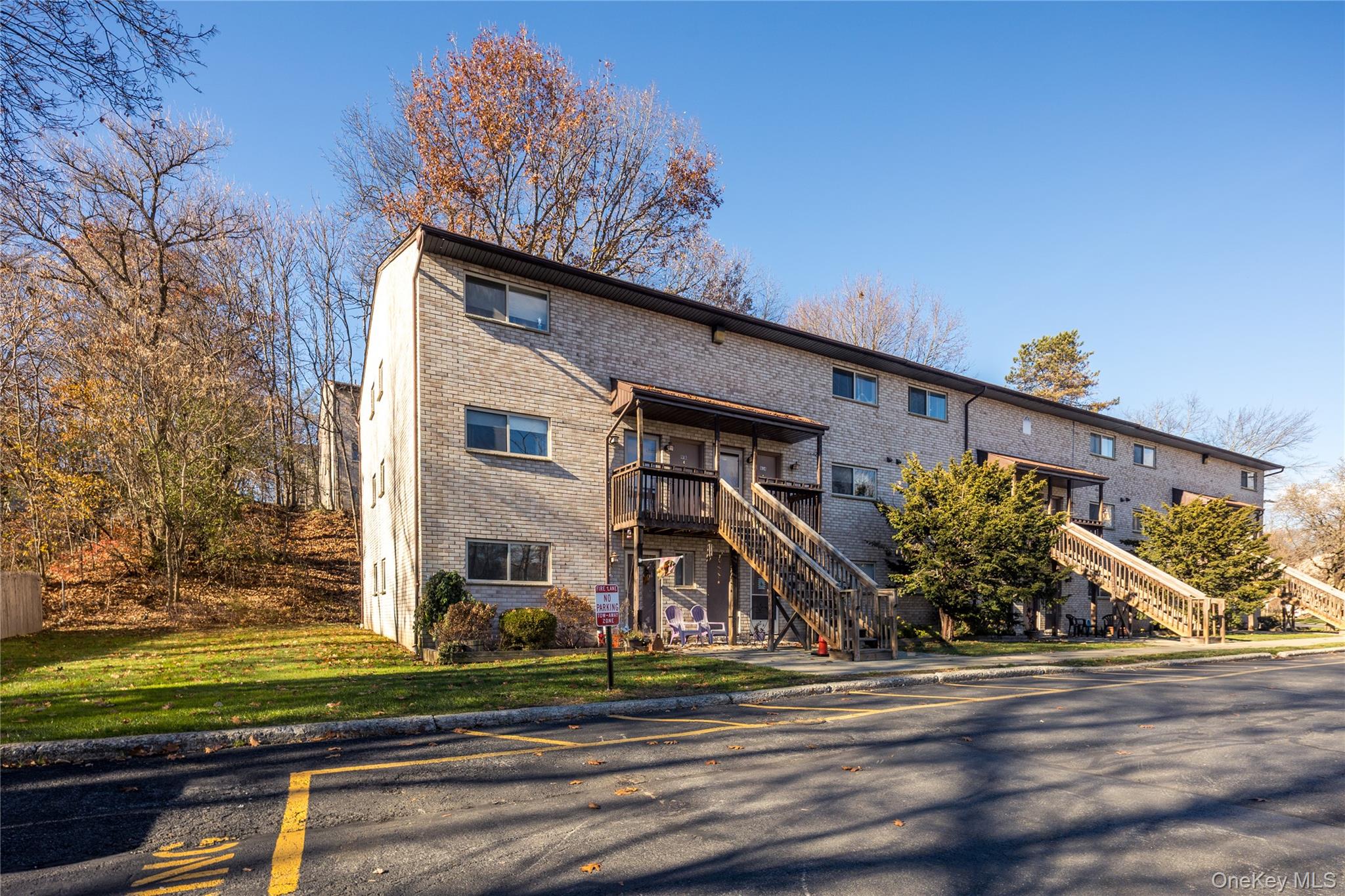26 Cooper Road, Unit 914 Poughkeepsie, NY 12603 - Photo 16 of 19 View of front
