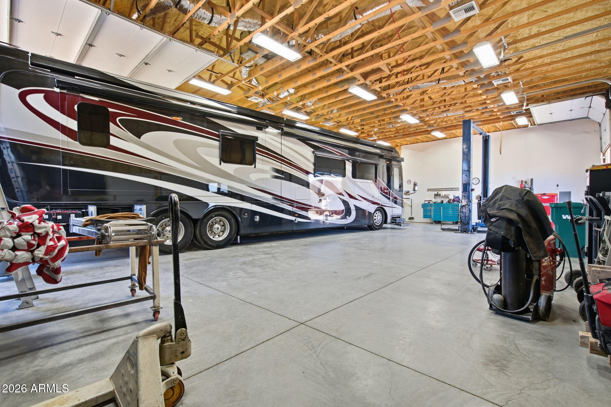 1532 North Roadrunner Road Apache Junction, AZ 85119 - Photo 11 of 59 Oversize Garage