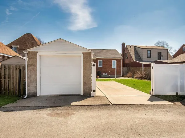 $219,000 | 1415 Pacific Avenue, Natrona Heights, PA 15065