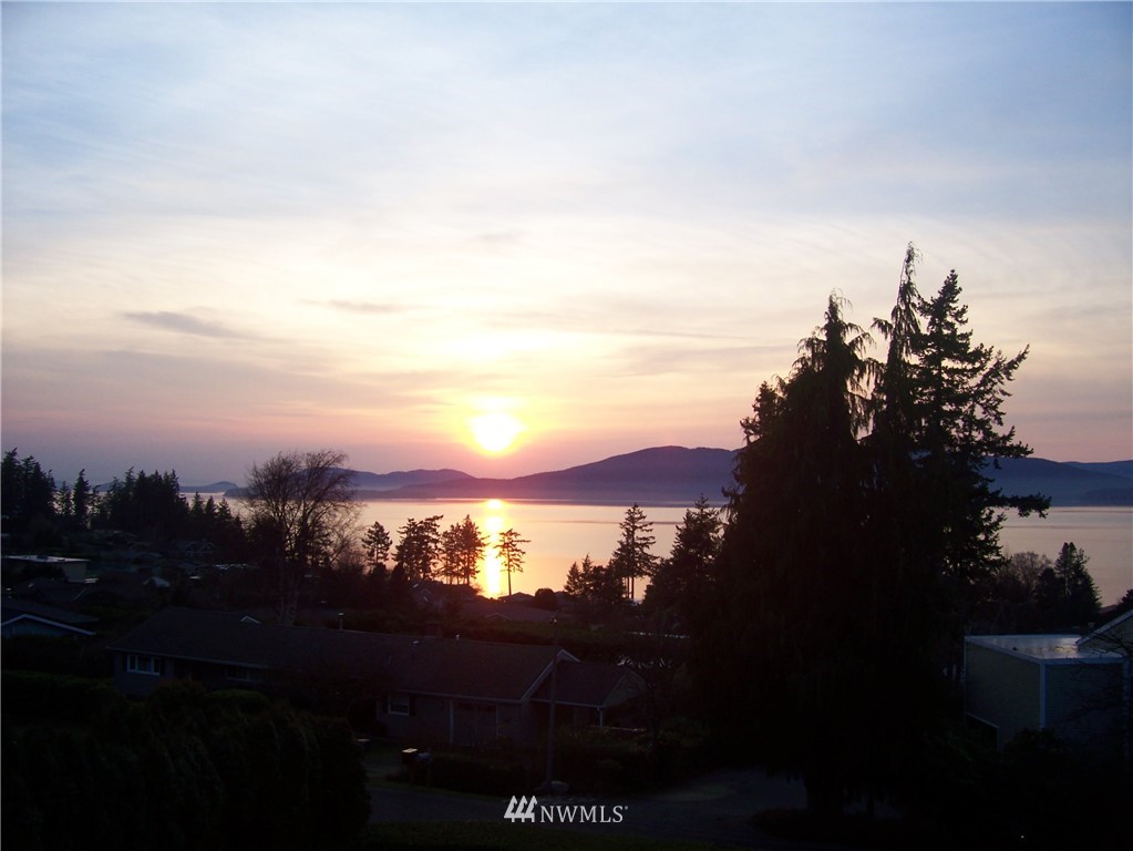 521 Fieldston Road Bellingham, WA 98225 - Photo 1 of 25